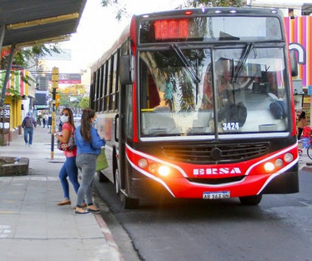 Corrientes: Las empresas abonaron lo adeudado y se suspendió del paro el servicio urbano.