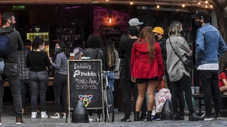 Rige la prohibición de las reuniones sociales en todo el país hasta el 16 de agosto.