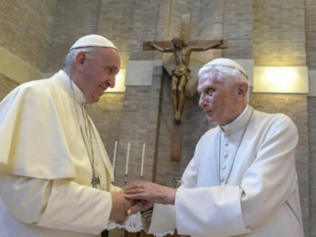 Vaticano:El estado de salud de Benedicto XVI, “extremadamente frágil”, según su biógrafo.