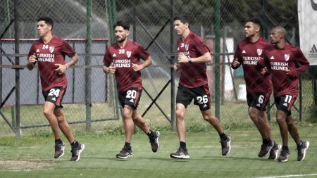 PROTOCOLO PARA EL FÚTBOL ARGENTINO: Los tres puntos esenciales: higiene, distancia de 1,5 metros y hasta seis jugadores.