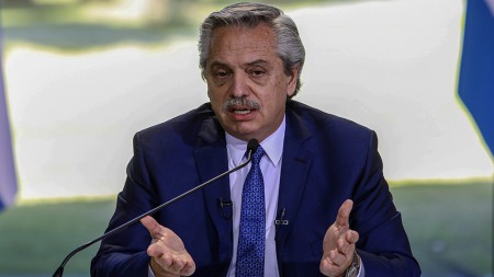 FIRMA DE CONVENIOS CON CAPITANICH: Alberto Fernández: "La Argentina central que tiene periferias no se puede tolerar más".