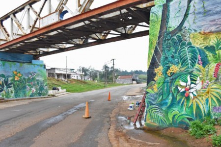El Municipio intervino el "Puente Seco" con la creación de un mural artístico:  El Municipio de Libres intervino el “Puente Seco” con la creación de un mural artístico.