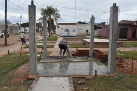 Alvear:  Remodelacion de la Plazoleta "La Hermandad" en Barrio Igarzabal.