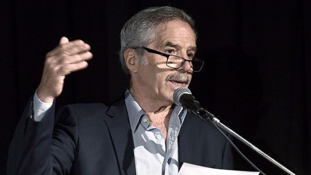 Felipe Solá: "Quemar barbijos y exhortar a quemarlos es primitivo y autodestructivo".