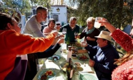 Corrientes: Las reuniones sociales siguen restringidas una semana.