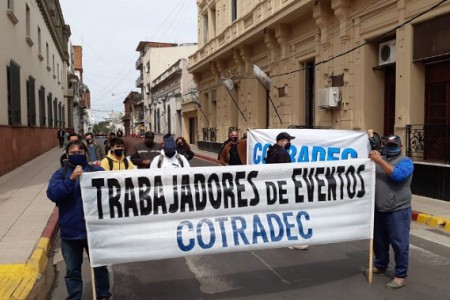 Trabajadores de eventos reclaman ayuda estatal frente a la pandemia.