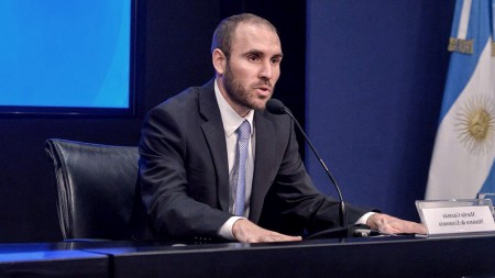 El Gobierno espera "que se frene el drenaje de reservas" en los próximos meses.