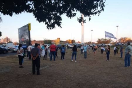 Caravana hasta Corrientes: Chaqueños volvieron a reclamar para que liberen el puente.