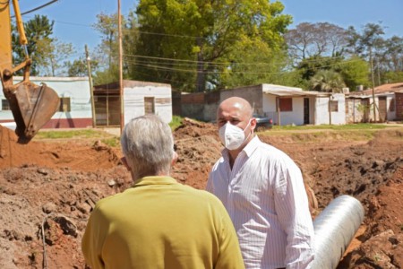 LIBRES: Ascúa recorrió la obra hídrica en avenida Di Tomaso.